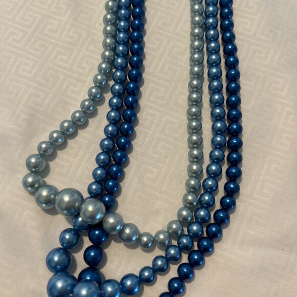 Vintage Faux Blue Pearl Necklace - 16 Inch - Picture 5 of 10